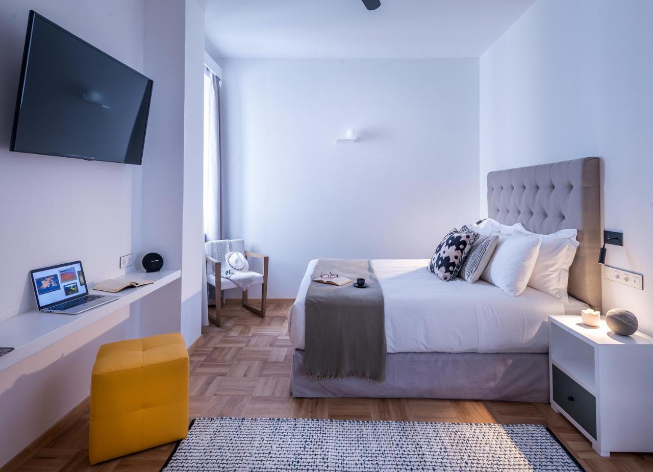 Shapes Luxury Suites Ermoupoli Ngoại thất bức ảnh