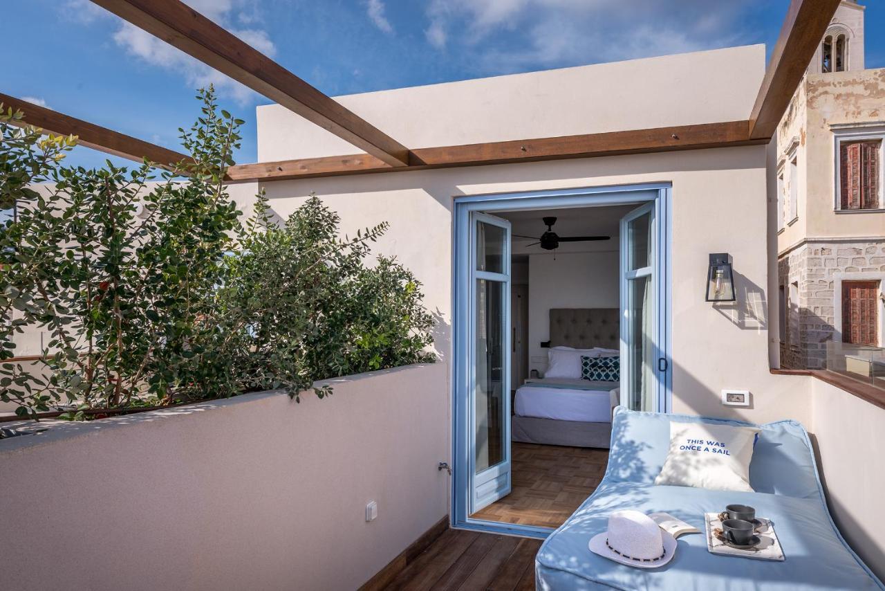 Shapes Luxury Suites Ermoupoli Ngoại thất bức ảnh