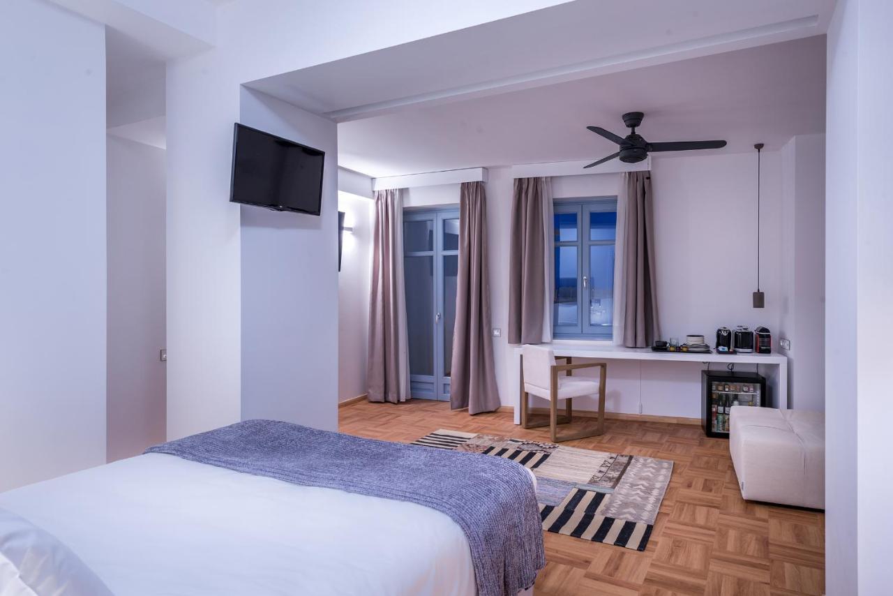 Shapes Luxury Suites Ermoupoli Ngoại thất bức ảnh