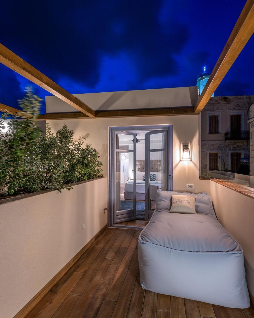 Shapes Luxury Suites Ermoupoli Ngoại thất bức ảnh