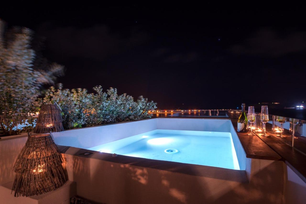 Shapes Luxury Suites Ermoupoli Ngoại thất bức ảnh