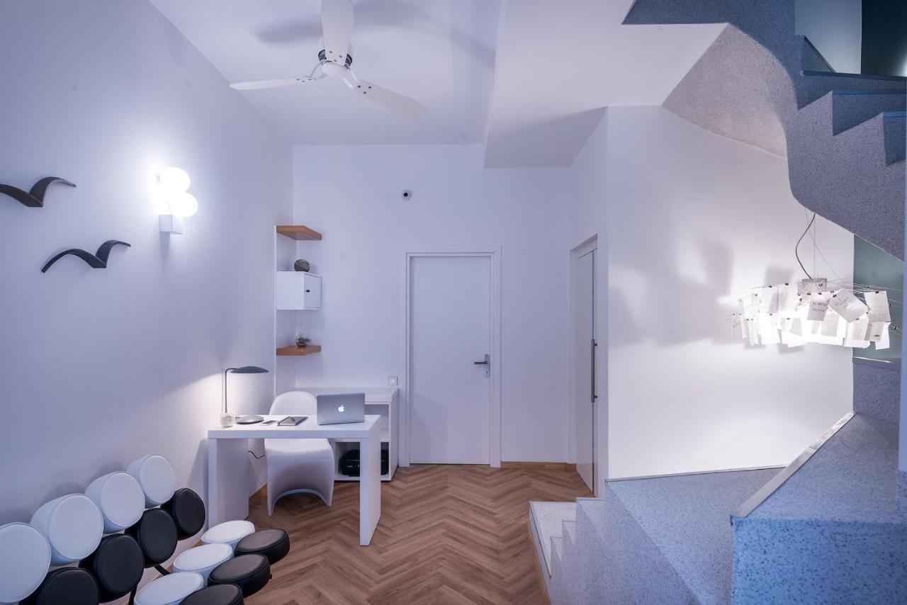 Shapes Luxury Suites Ermoupoli Ngoại thất bức ảnh